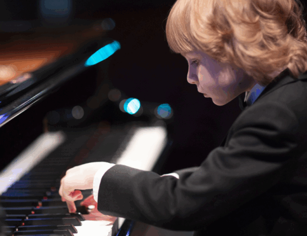 CONCERT N. 8. - EL JOVE PRODIGI DEL PIANO - RESERVAT PROTOCOL